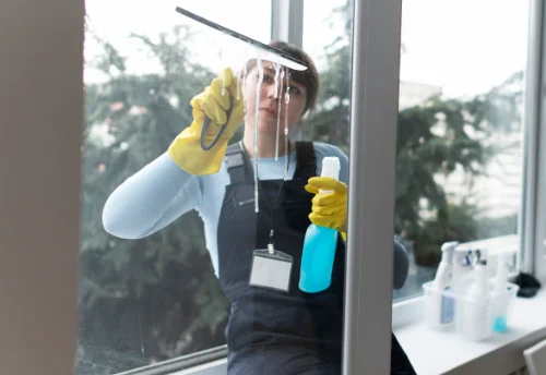 Nettoyage de vitres intérieures et extérieures à Brest